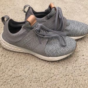 New balance tennis shoes